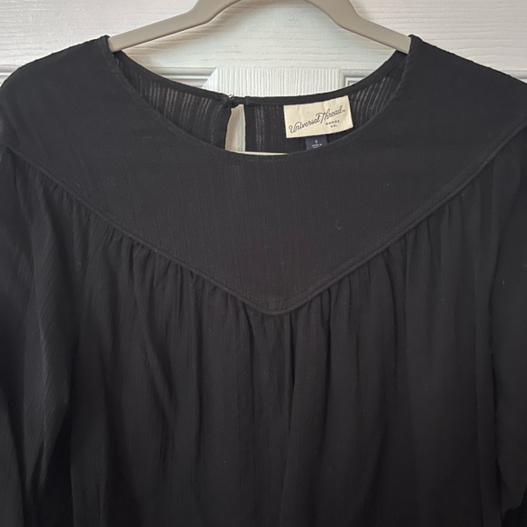 Universal Thread Black Blouse - Picture 4 of 6